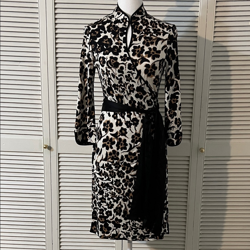 Diane von Furstenberg DVF Silk Keyhole Mandarin Wrap Dress 10